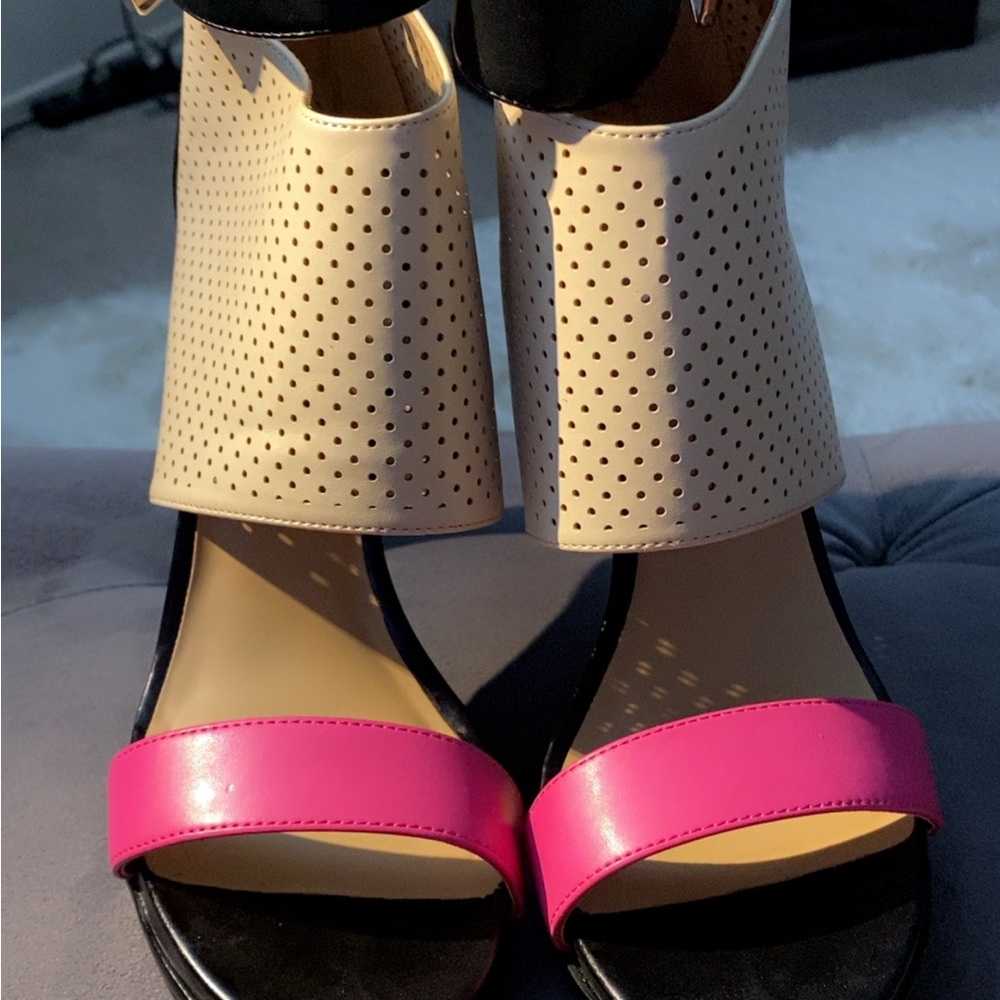Juicy Couture Pink and Tan Perforated Heels